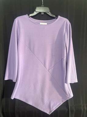 Draper's & Damon Lavender Asymmetrical Hem Three-Quarter Sleeve Ribbed Knit Top